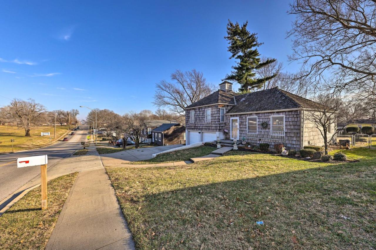 Cozy Kansas City Home With Yard - 9 Mi To Dtwn! Exterior photo